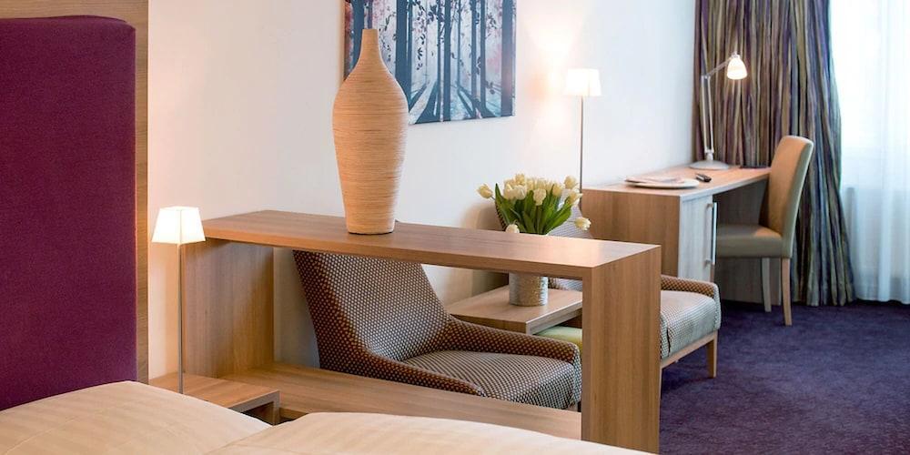 Hotel Am Schlosspark Garni Хузум Екстериор снимка