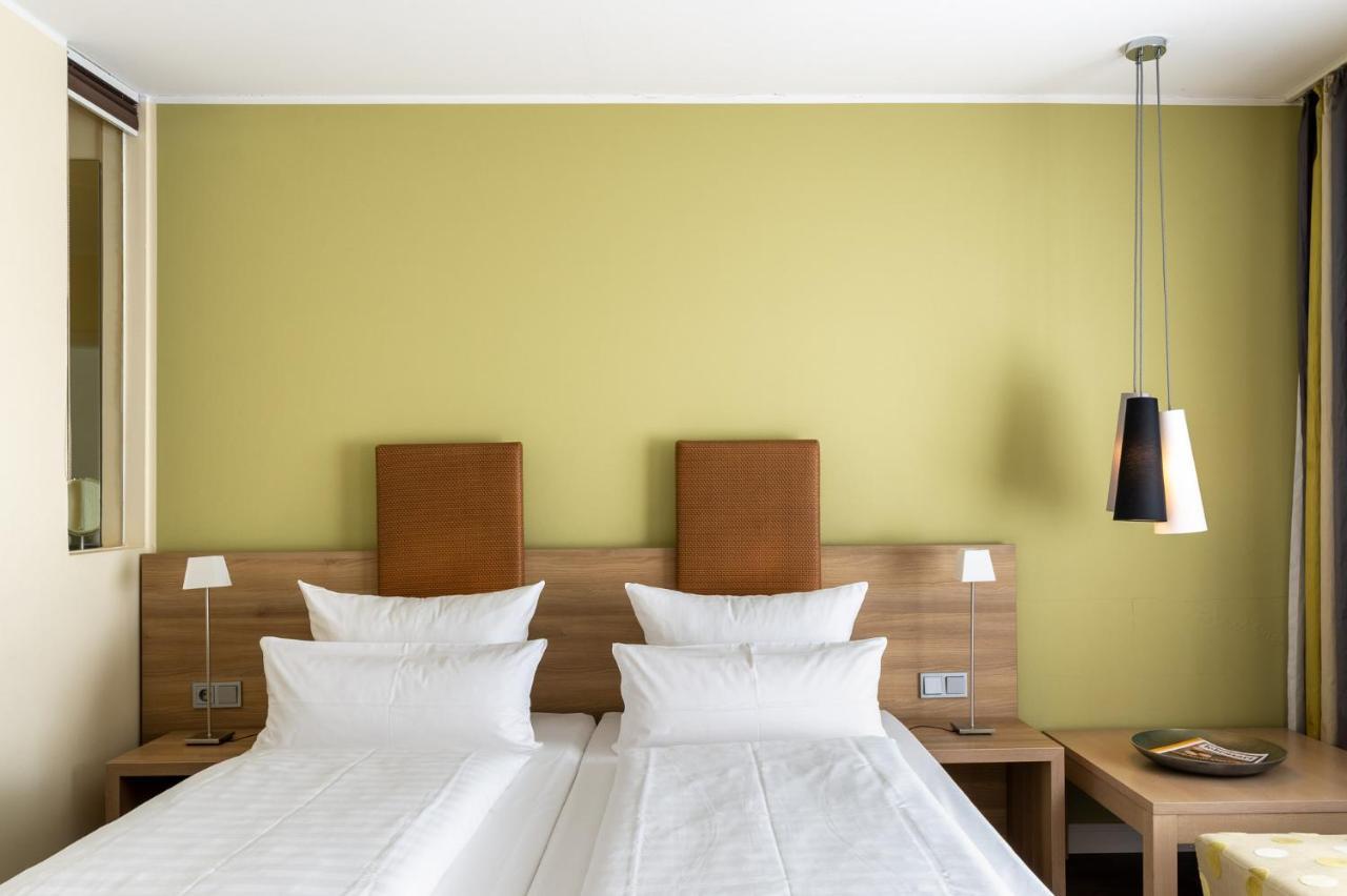 Hotel Am Schlosspark Garni Хузум Екстериор снимка