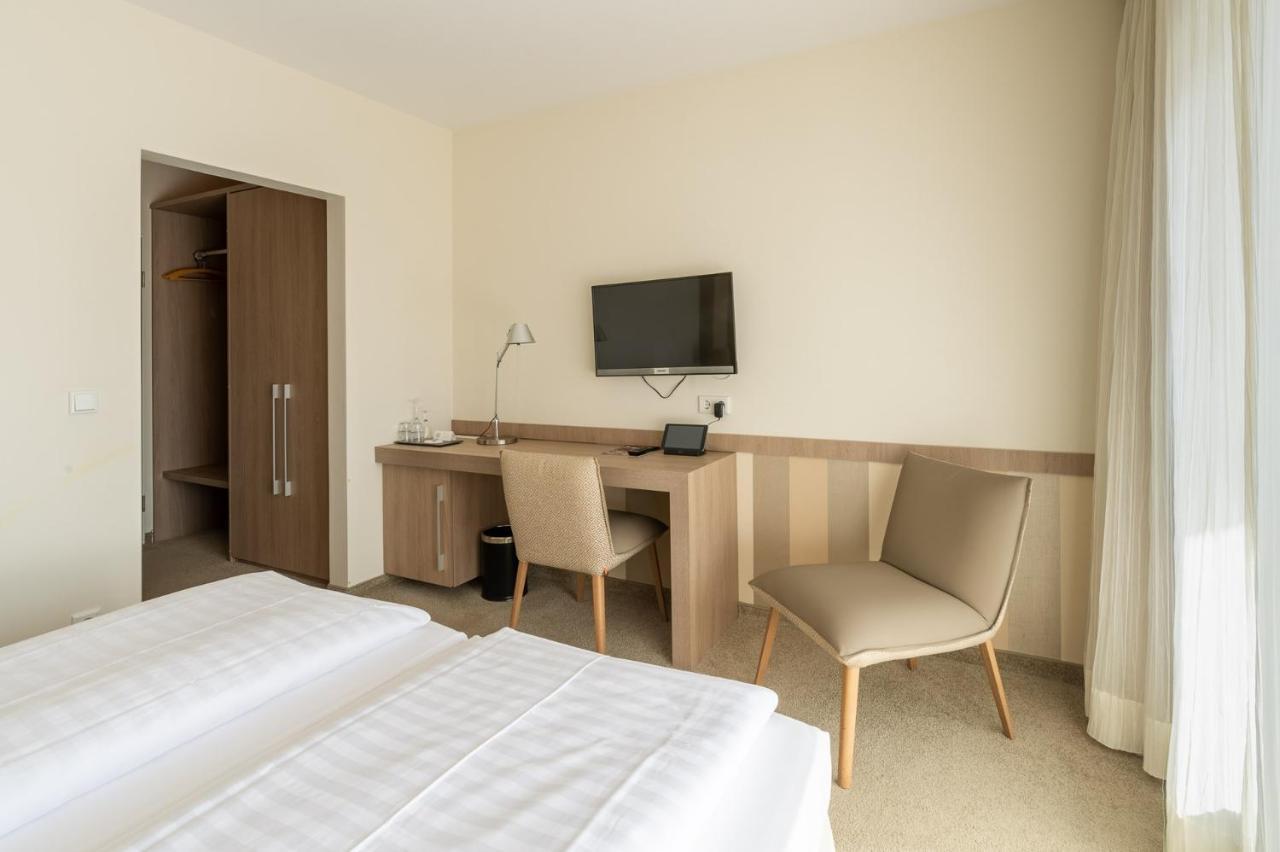 Hotel Am Schlosspark Garni Хузум Екстериор снимка