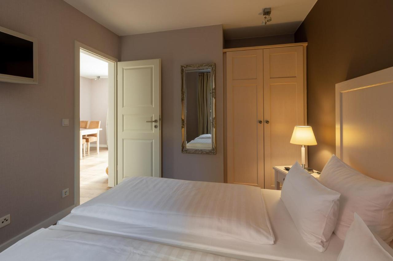 Hotel Am Schlosspark Garni Хузум Екстериор снимка