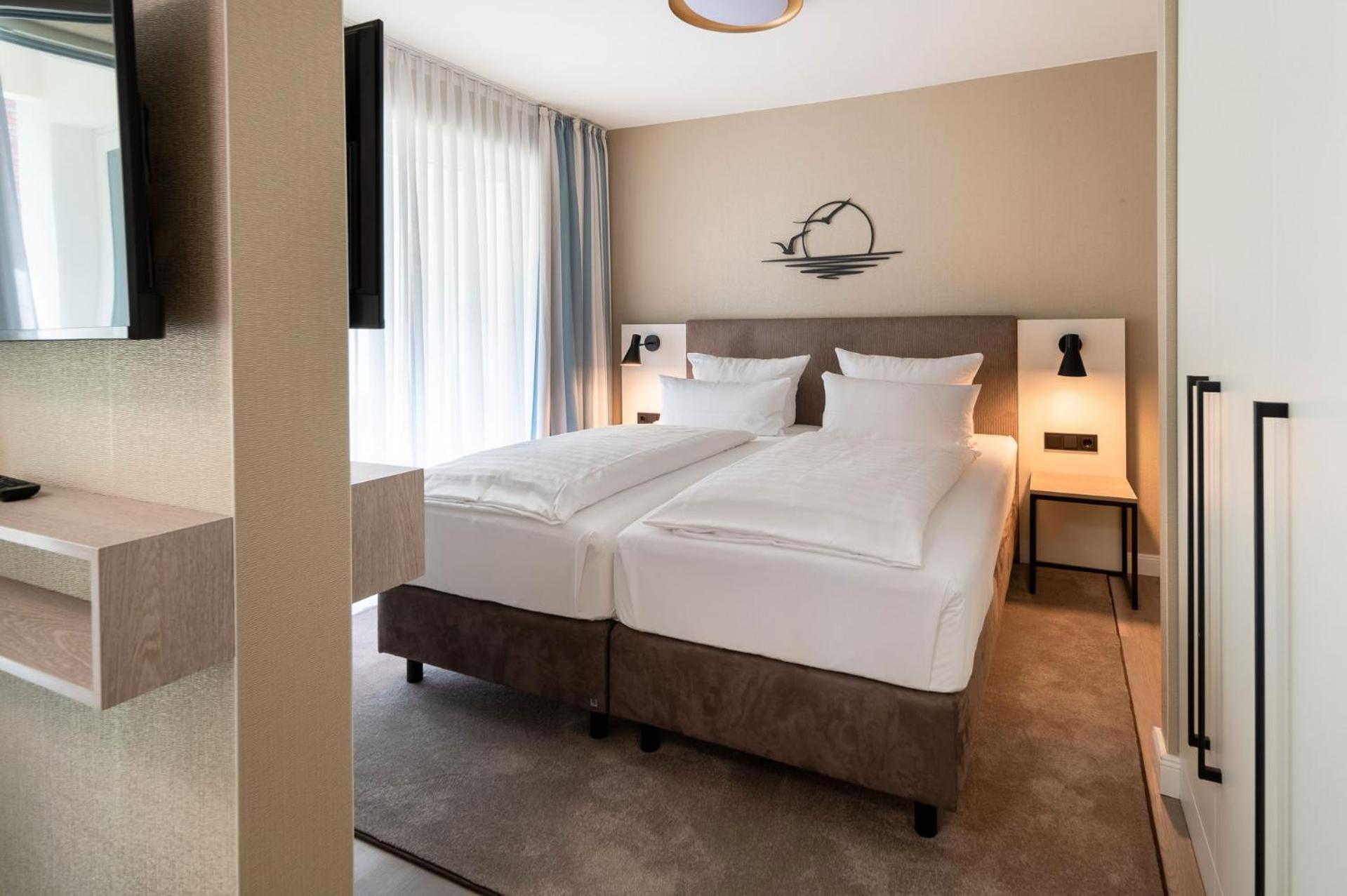 Hotel Am Schlosspark Garni Хузум Екстериор снимка