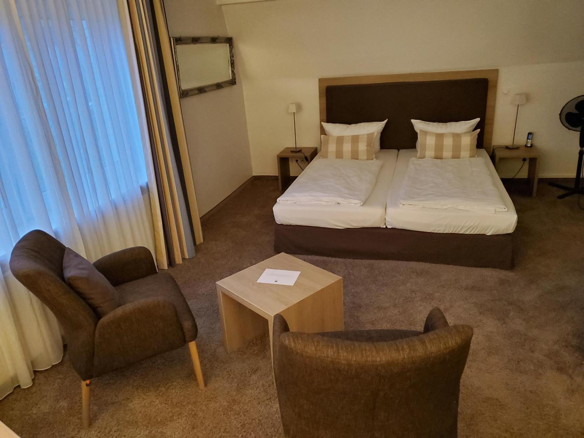 Hotel Am Schlosspark Garni Хузум Екстериор снимка