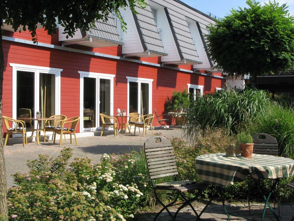 Hotel Am Schlosspark Garni Хузум Екстериор снимка