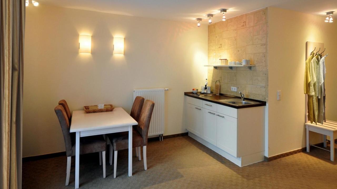 Hotel Am Schlosspark Garni Хузум Екстериор снимка