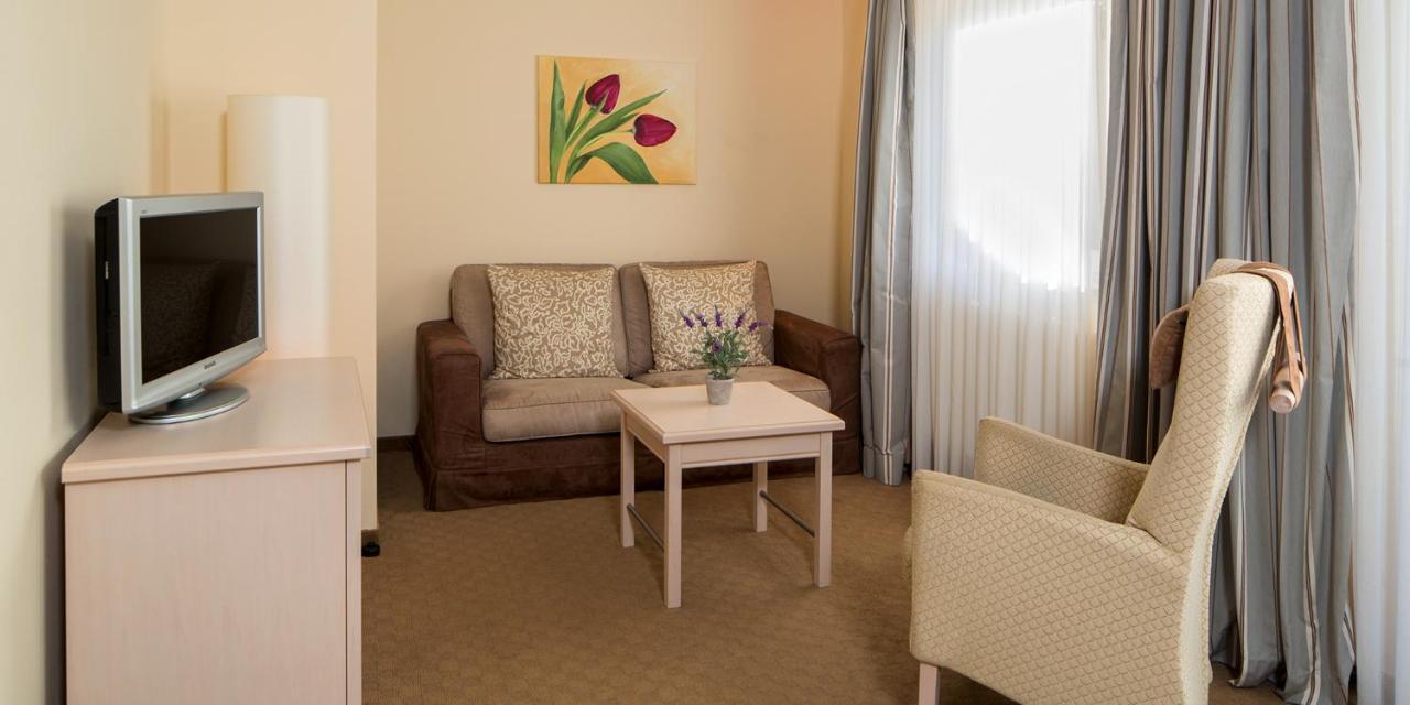 Hotel Am Schlosspark Garni Хузум Екстериор снимка